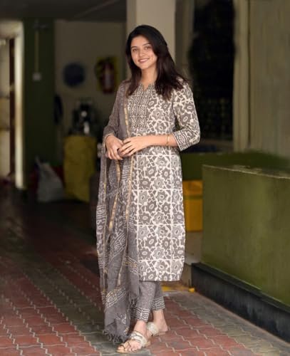 Women's Printed Straight Kurta and Pant with Dupatta Set - Image 6